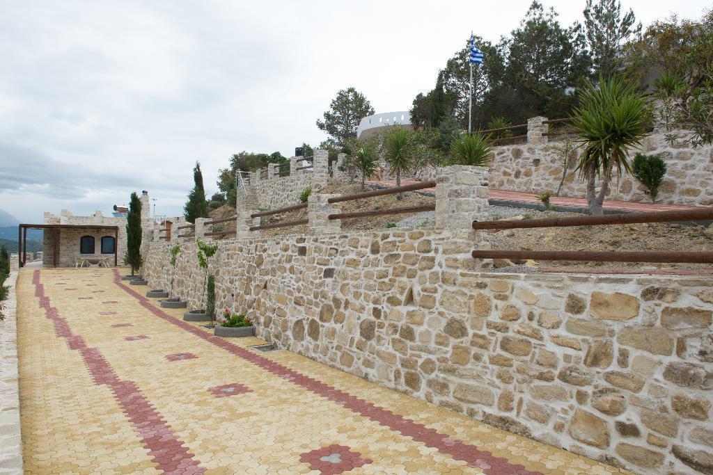 Villas Alexandros Petrino Kalamaki  Rom bilde